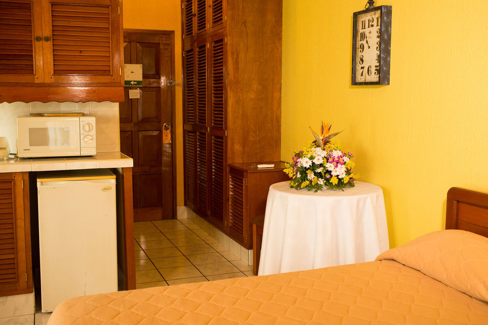 מנאגווה Hotel Mansion Teodolinda מראה חיצוני תמונה